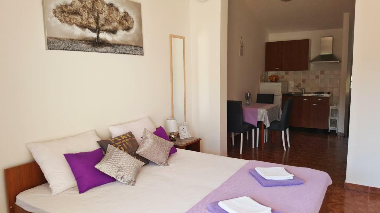 Apartments Antunovic Rogoznica  Buitenkant foto