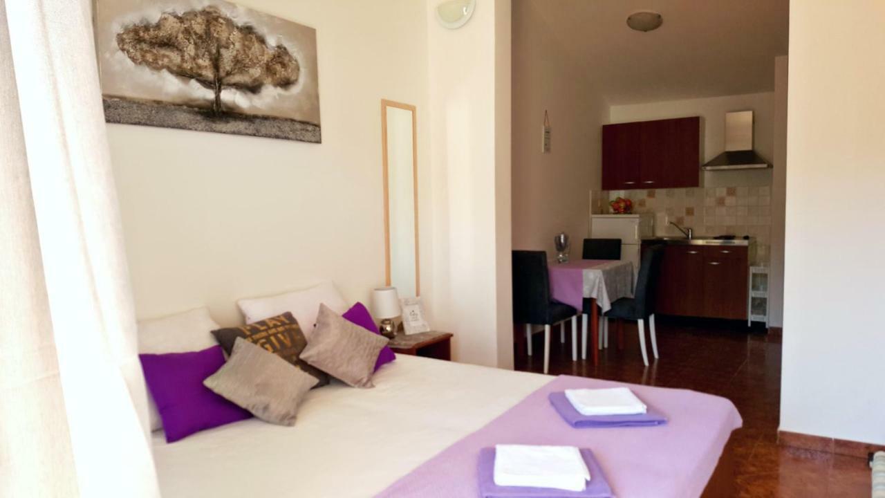Apartments Antunovic Rogoznica  Buitenkant foto