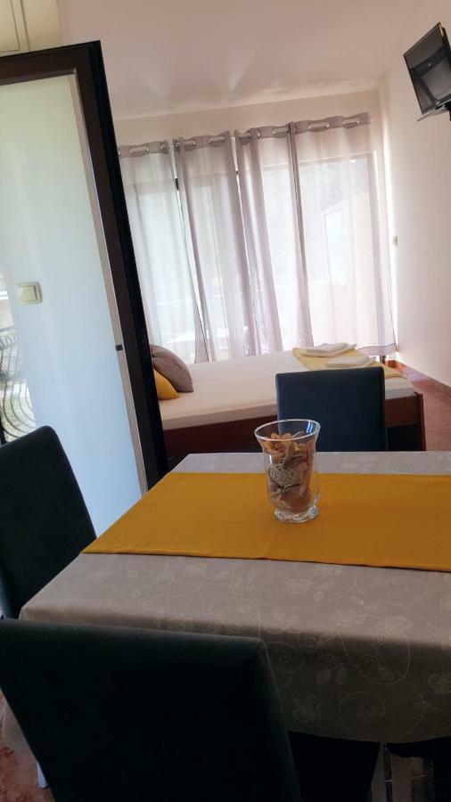 Apartments Antunovic Rogoznica  Buitenkant foto
