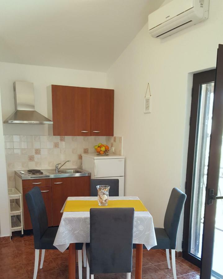 Apartments Antunovic Rogoznica  Buitenkant foto
